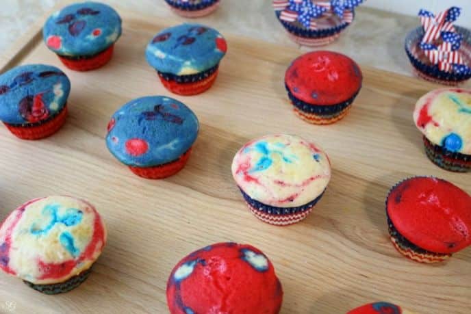 Red, White and Blue Patriotic Cupcakes with M&M's