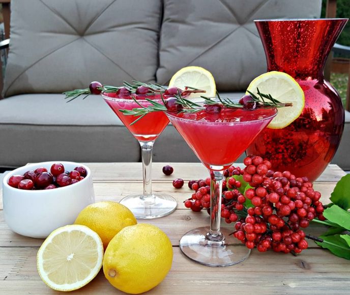 New Year's Eve Cocktail Recipe with Cranberry and Lemon Flavors