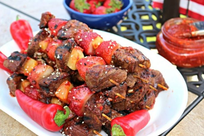Grilled Spicy Strawberry Steak Kabobs, Strawberry Steak Kabobs with Spicy Strawberry BBQ Sauce Recipe