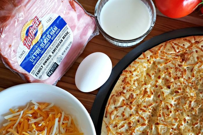 Breakfast Pizza For Easter with Hatfield Ham, Ham, Egg, and Cheese Brunch Pizza Ingredients. #brunch #pizza