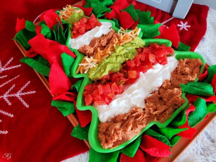 5 Layer Bean Dip, An easy Christmas party 5 layer dip with chips. #gatherwithRotel