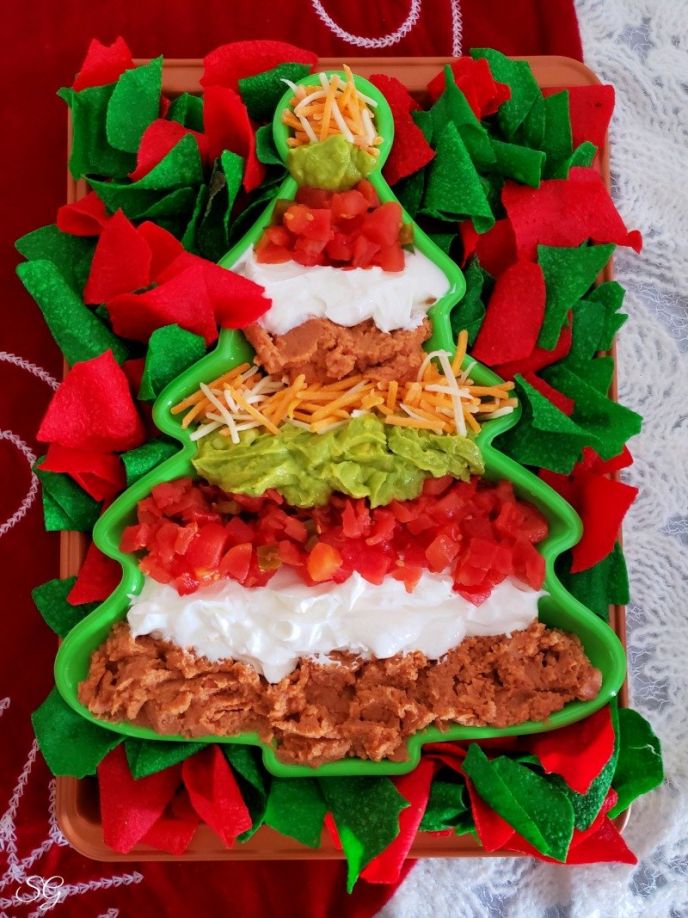 Christmas party 5 layer dip recipe for tortilla chips #gatherwithRotel