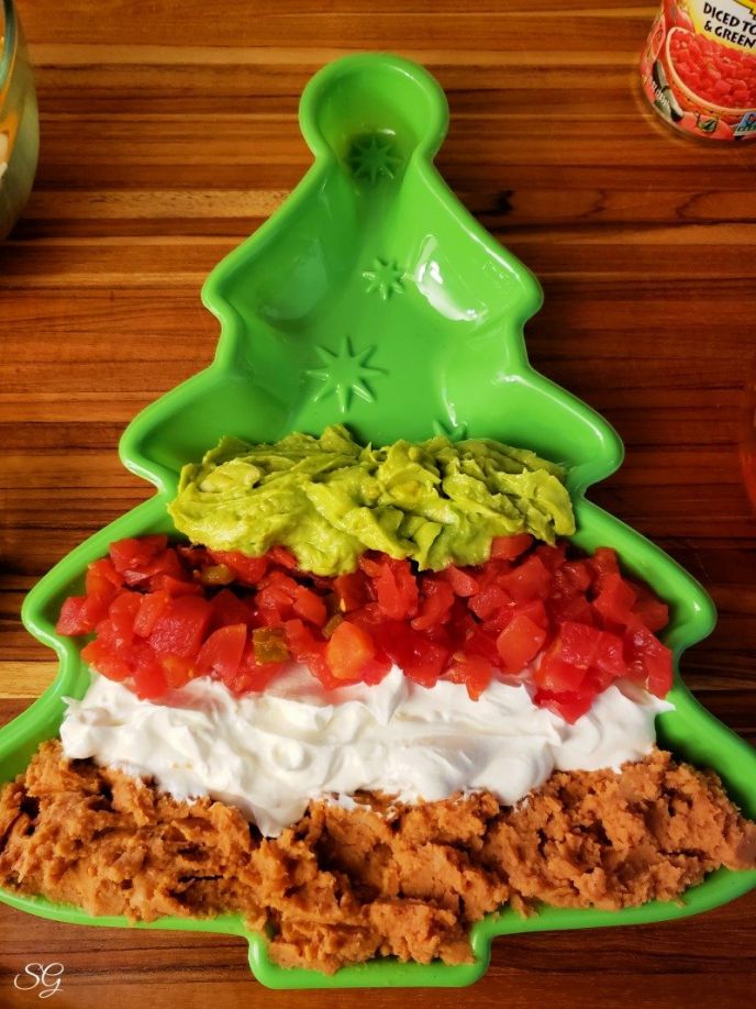 5 Layer Bean Dip, 5 layer Christmas party bean dip with guacamole #gatherwithRotel
