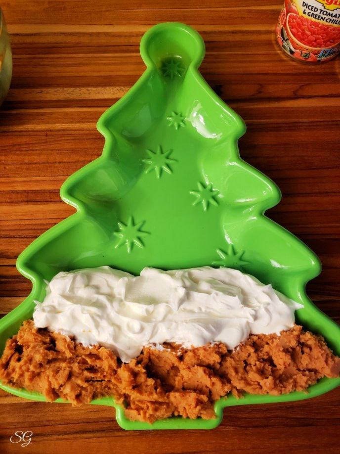 5 Layer Bean Dip, Adding sour cream to Christmas 5 layer dip recipe #gatherwithRotel